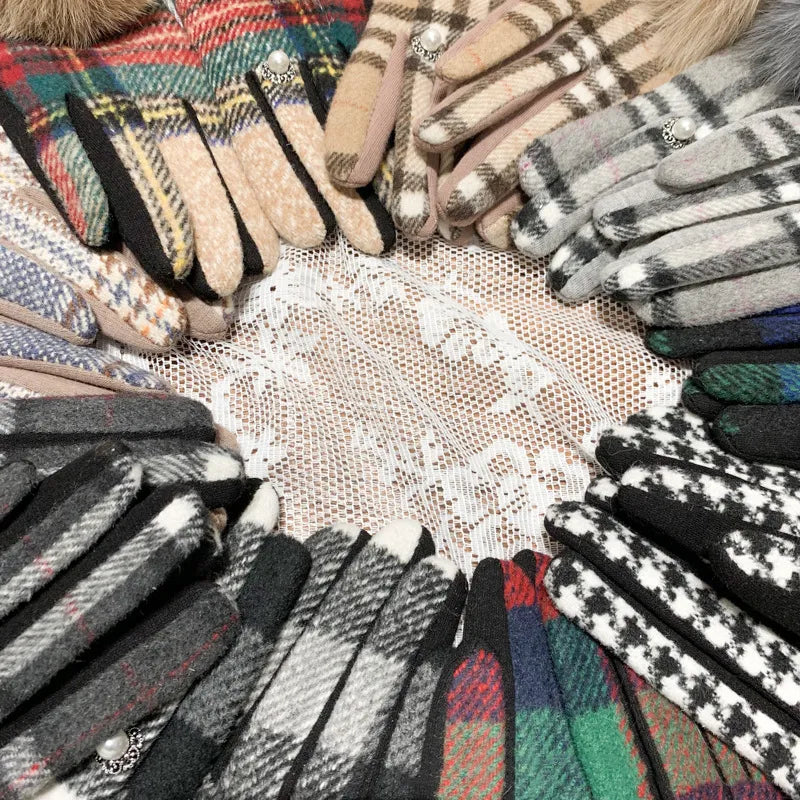 Cashmere Gloves with Fur